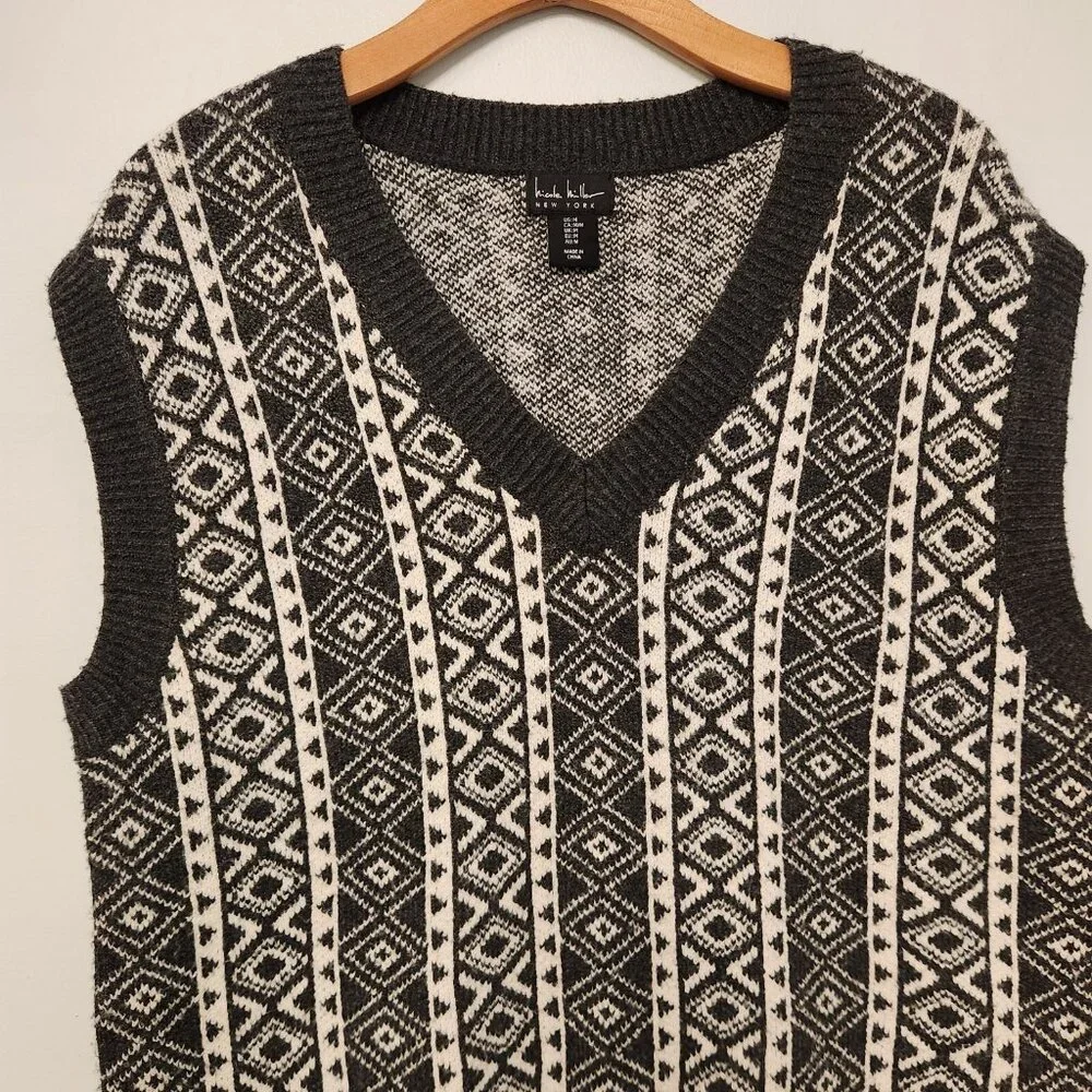 Nicole Miller V-Neck Vest Sweater Gray Black White‎ Diamond Pattern Medium NEW